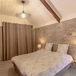 Maison En Pierres Au Coeur Du Village Medieval De