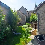 Maison En Pierres Au Coeur Du Village Medieval De Villeneuve-dʼAveyron