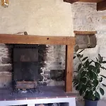 Maison En Pierres Au Coeur Du Village Medieval De Villeneuve-dʼAveyron