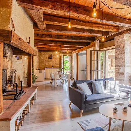 Ferienhaus Maison En Pierres Au Coeur Du Village Medieval De *