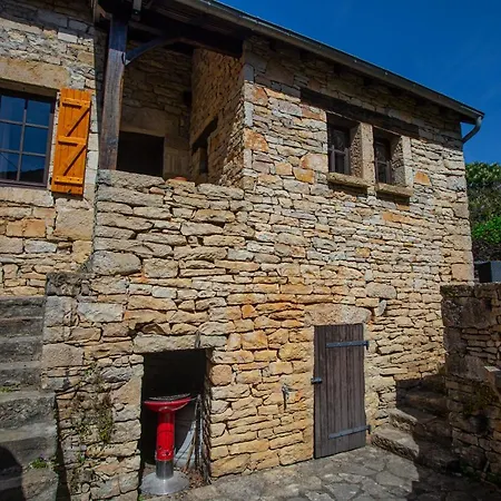 Maison En Pierres Au Coeur Du Village Medieval De *