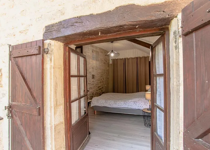 Ferienhaus Maison En Pierres Au Coeur Du Village Medieval De Villeneuve-dʼAveyron