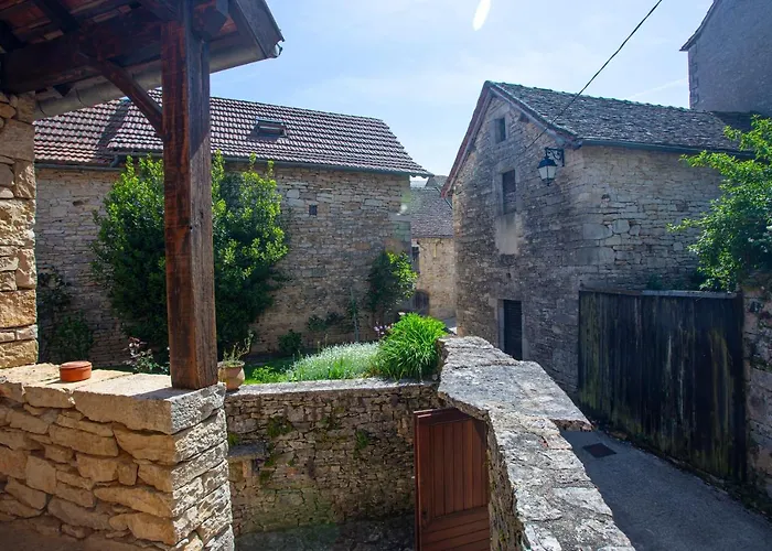 Maison En Pierres Au Coeur Du Village Medieval De * Villeneuve-dʼAveyron