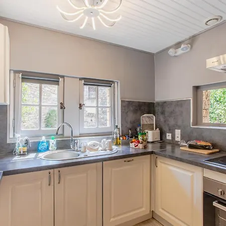 Casa vacanze Maison En Pierres Au Coeur Du Village Médiéval De Villeneuve-dʼAveyron