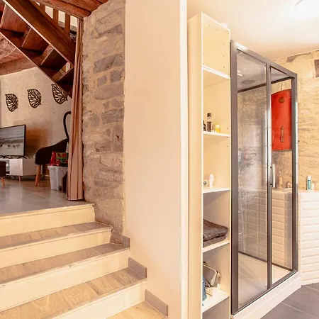 Maison En Pierres Au Coeur Du Village Médiéval De Casa vacanze *