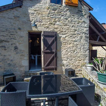 Maison En Pierres Au Coeur Du Village Medieval De * Villeneuve-d'Aveyron