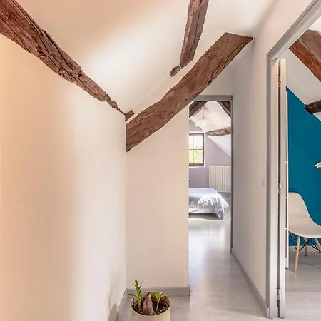 Casa vacanze Maison En Pierres Au Coeur Du Village Médiéval De Villeneuve-dʼAveyron