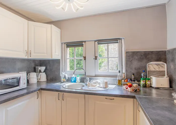 Maison En Pierres Au Coeur Du Village Médiéval De * Villeneuve-dʼAveyron