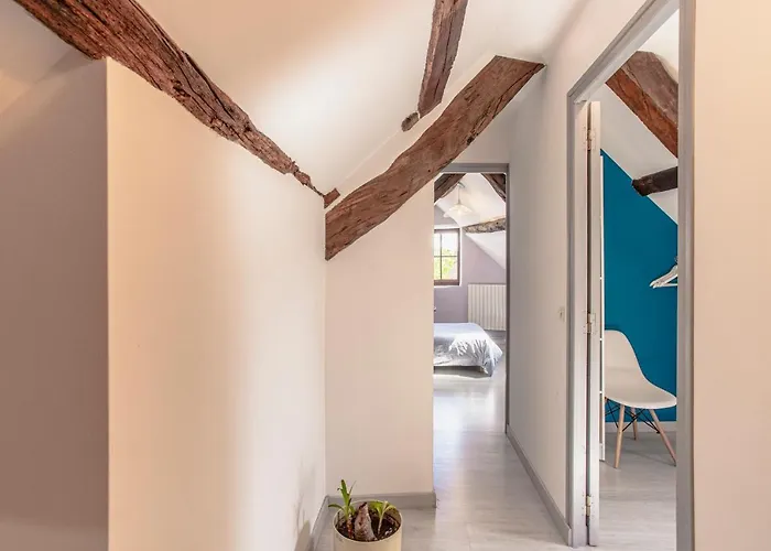 Hébergement de vacances Maison En Pierres Au Coeur Du Village Médiéval De Villeneuve-dʼAveyron