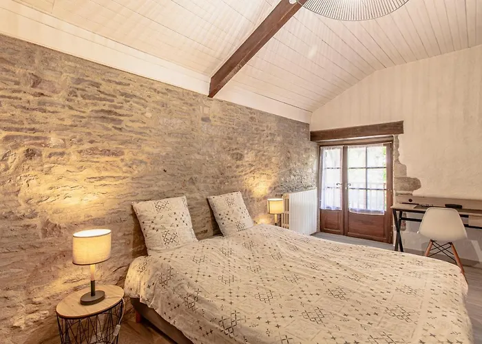 Maison En Pierres Au Coeur Du Village Médiéval De Hébergement de vacances Villeneuve-dʼAveyron