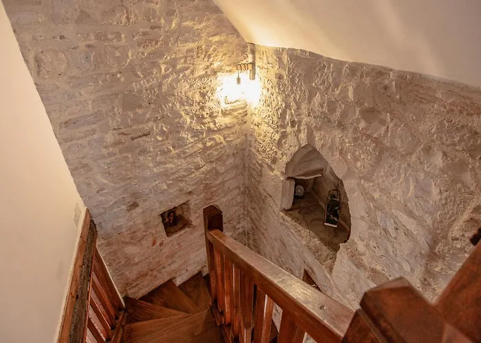 Hébergement de vacances Maison En Pierres Au Coeur Du Village Médiéval De